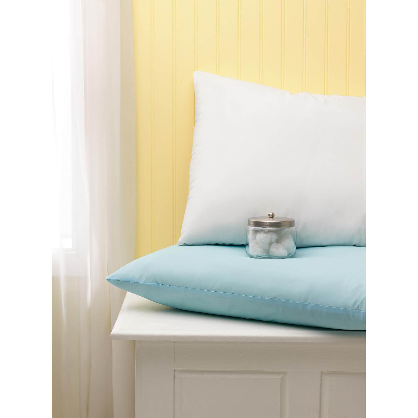 Medline Ovation Series Pillow thumbnail 1