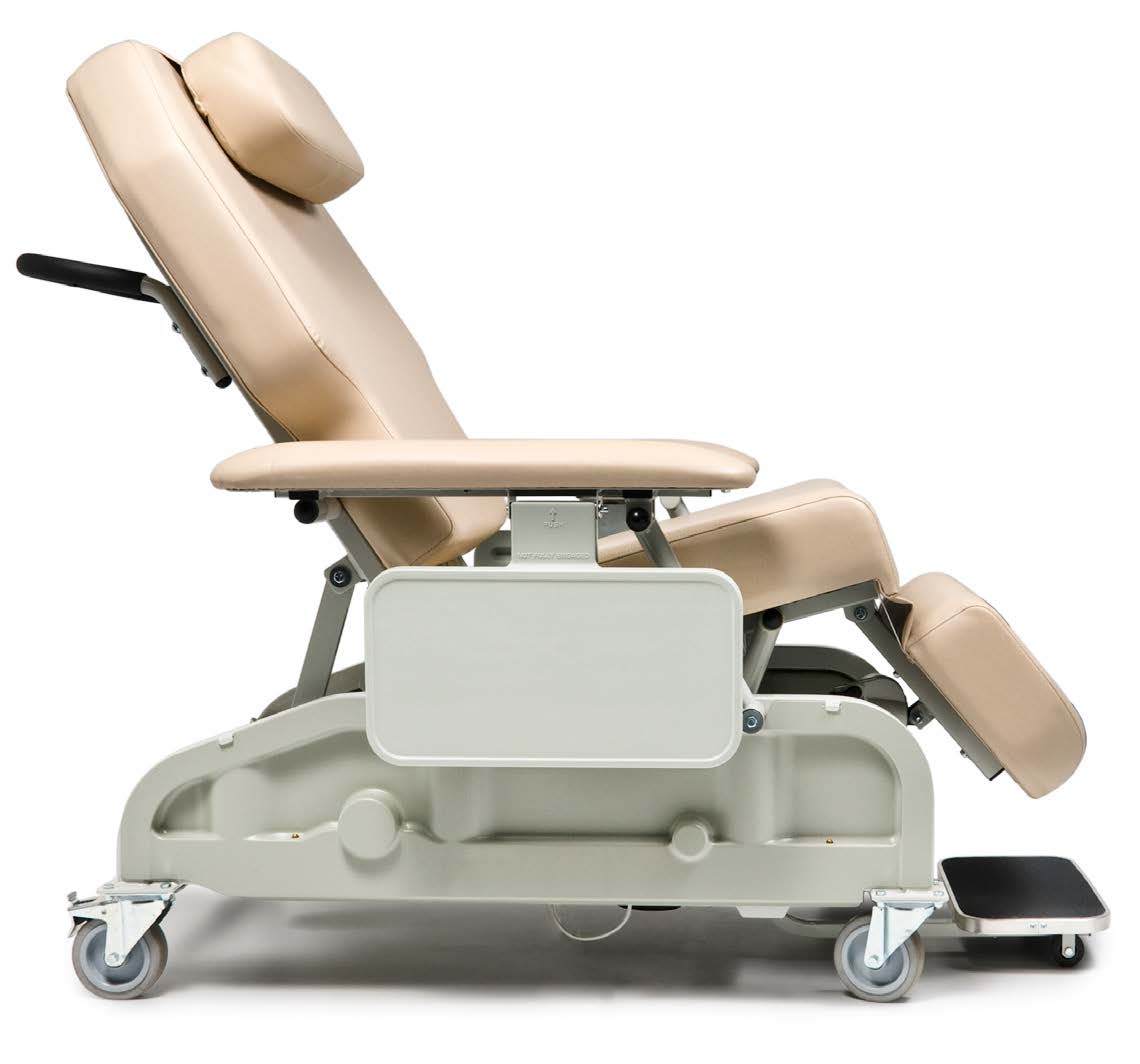 Lumex Powered Bariatric Recliner thumbnail 2
